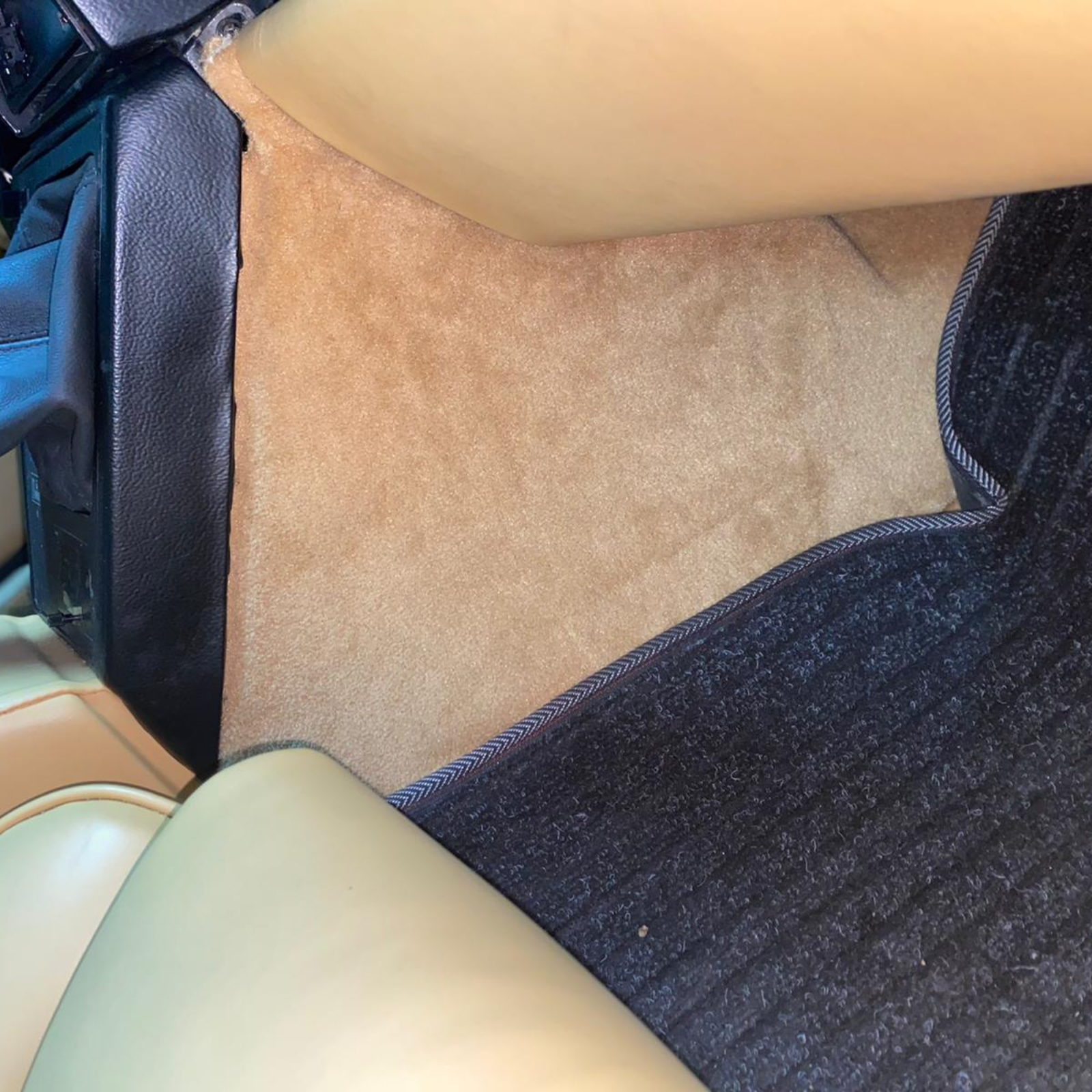 sottocruscotto-alfa-romeo-duetto-america